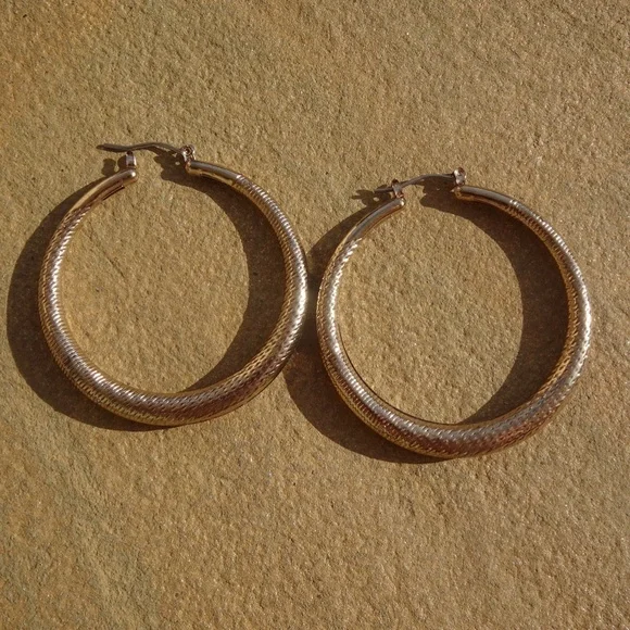 Textured Gold Tone Summer Boho Hippie Hoop Statement Earrings - Picture 3 of 7